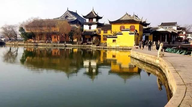 航拍江西南昌动车所“陆地航母”整装待发备战春运
